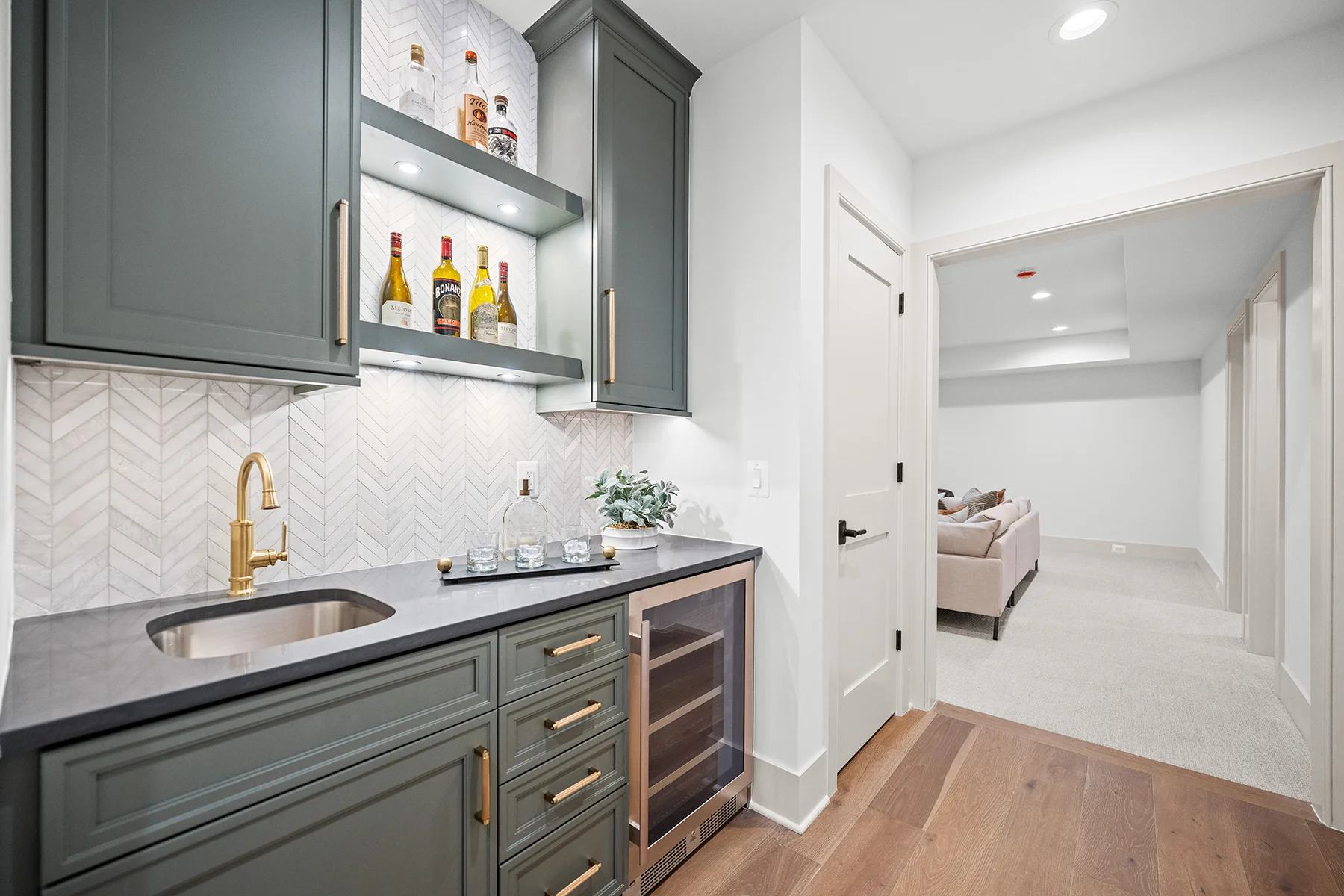 3700 Sqft New Home Oakley Butler's and Walk-in Pantry