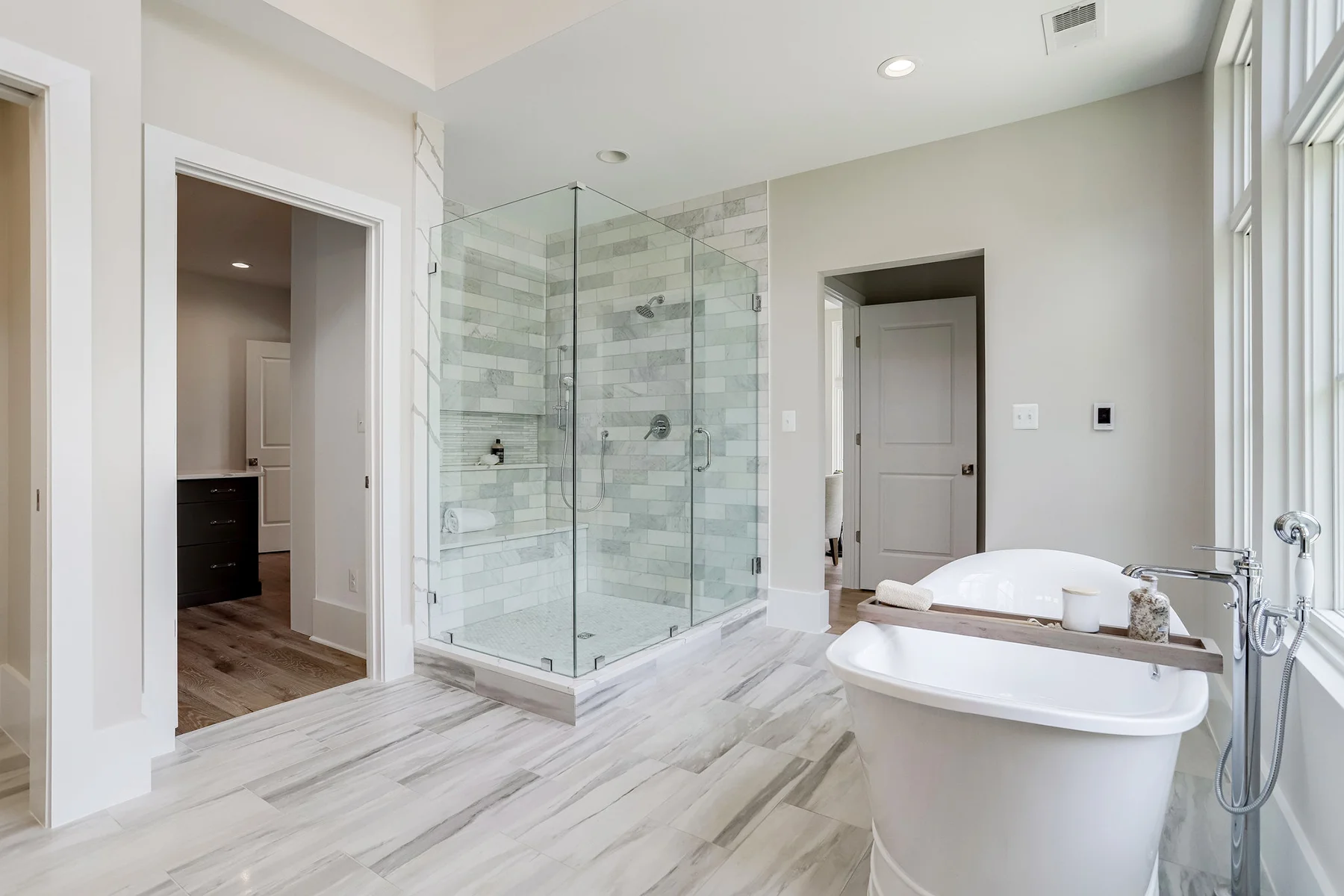 Luxury Home Plan, The Seabrook, primary shower and tub