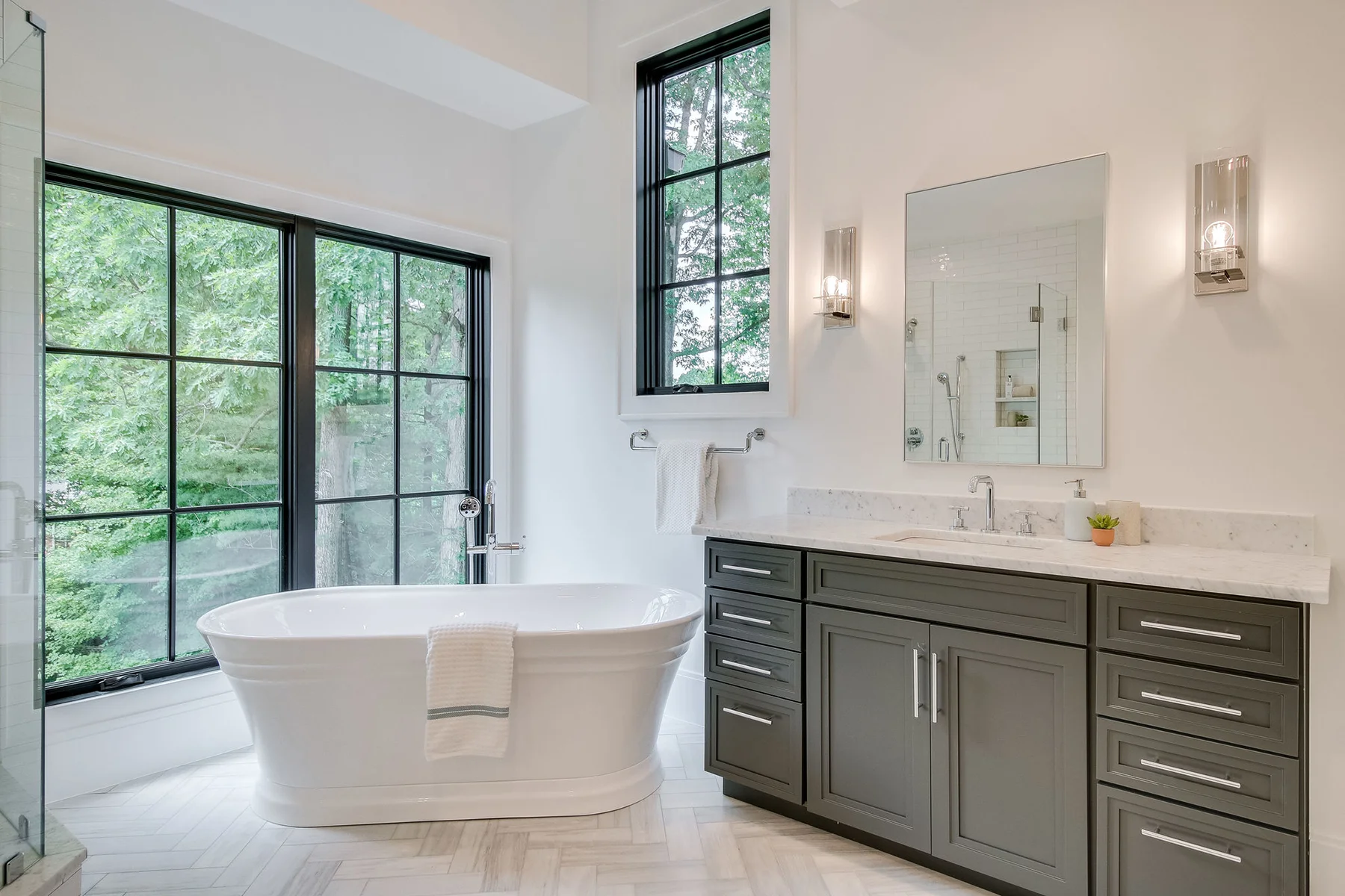 Mclean Home For Sale Emerson Plan Primary Bath tub