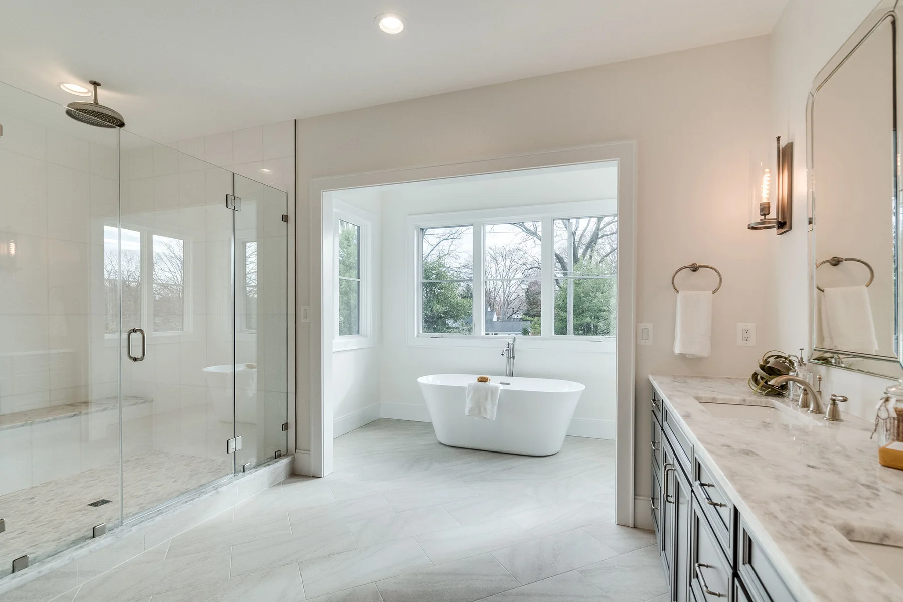 Ten Foot Ceilings, Arlington Luxury Home Plan, Ridgeview primary bathroom shower and tub