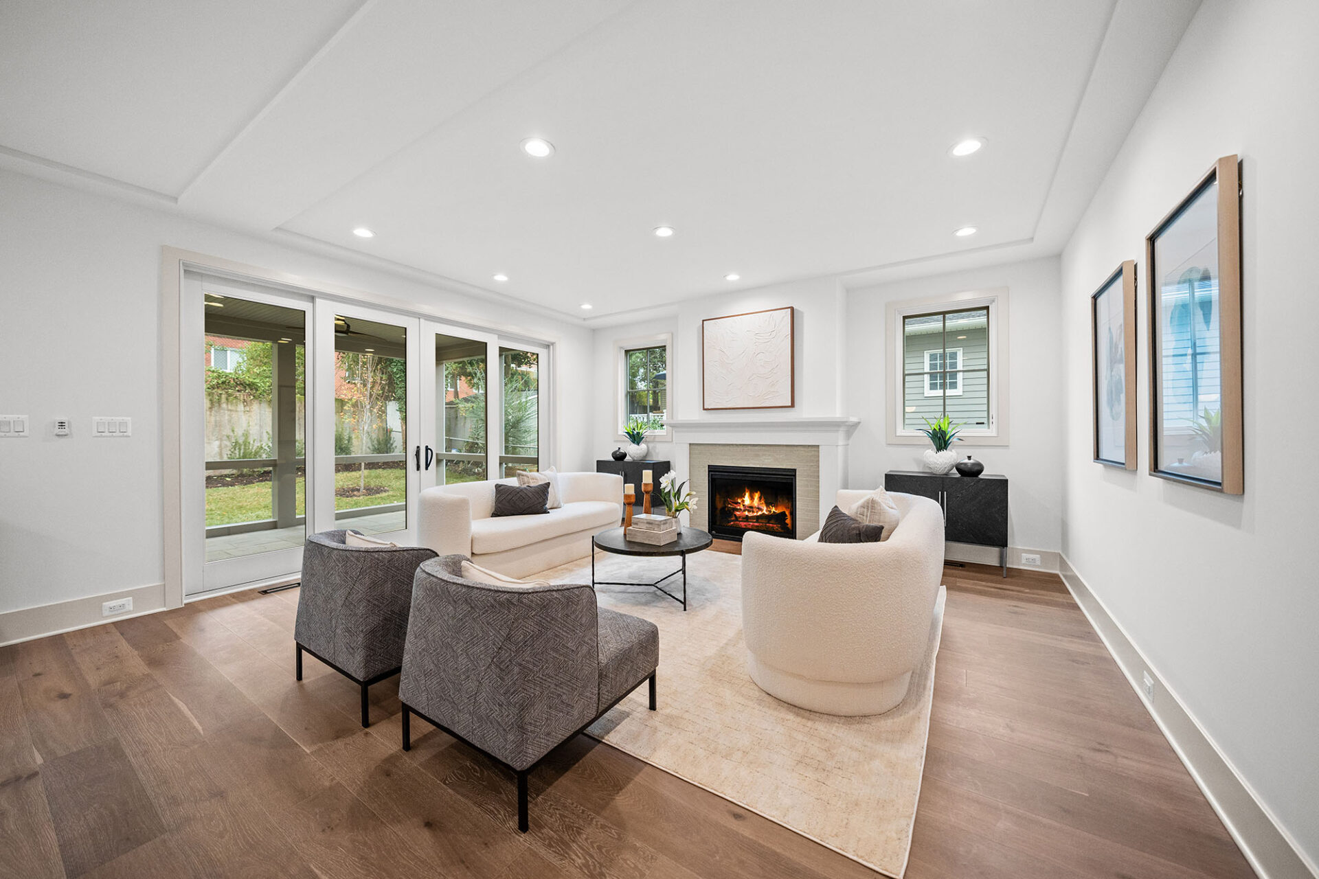 2133 N Oakland St Living Room Wide