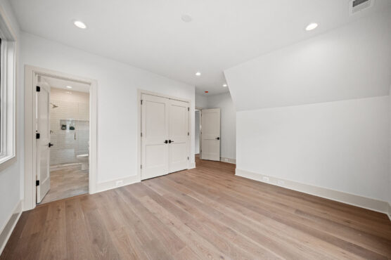 2133 N Oakland St Secondary Bed 4