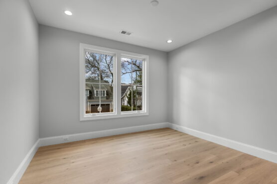 39 Web Or Mls 629 N Lincoln St 037