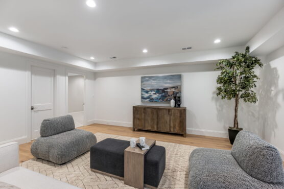 49 Web Or Mls 629 N Lincoln St 048