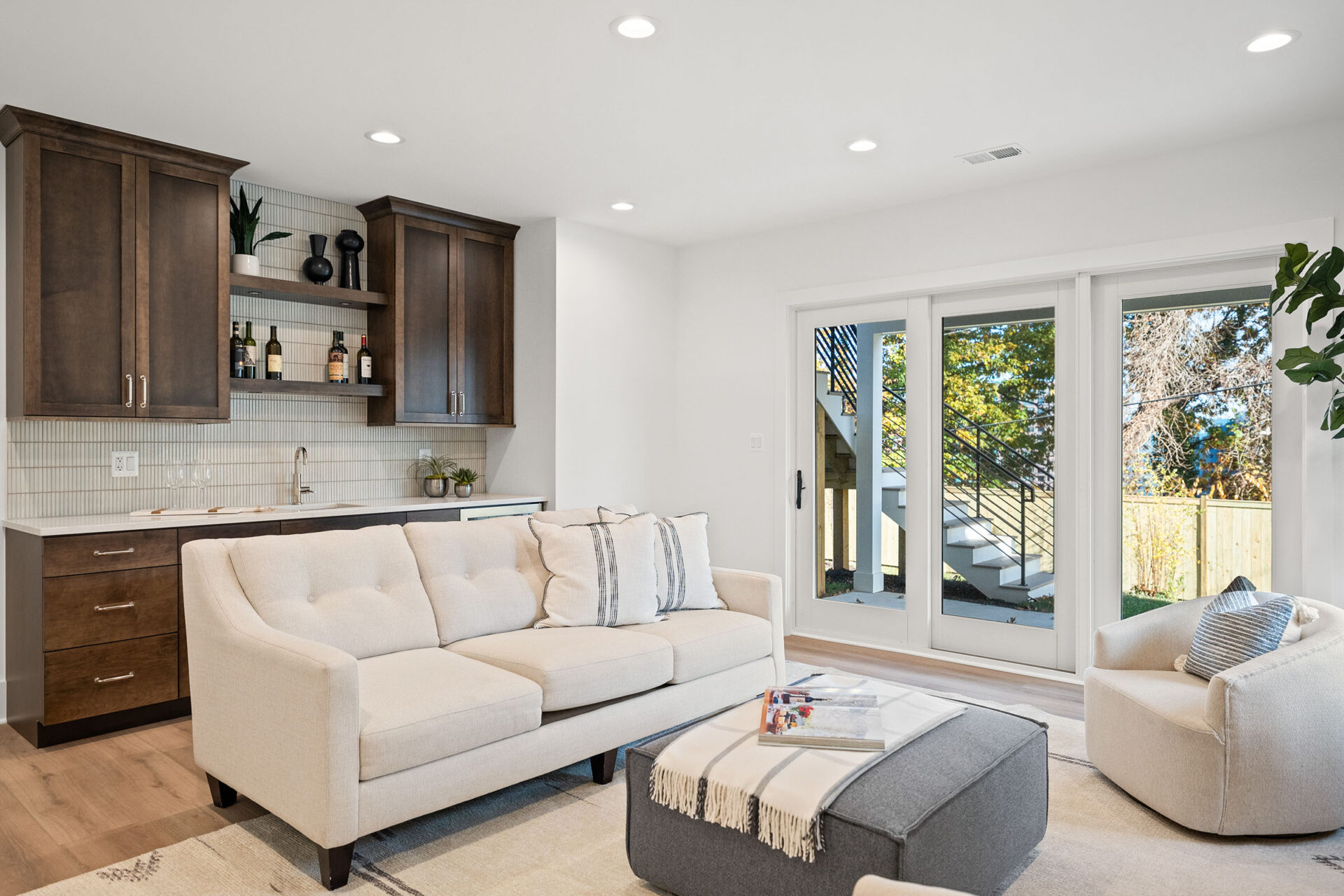 600 29th Rd S Basement Wet Bar