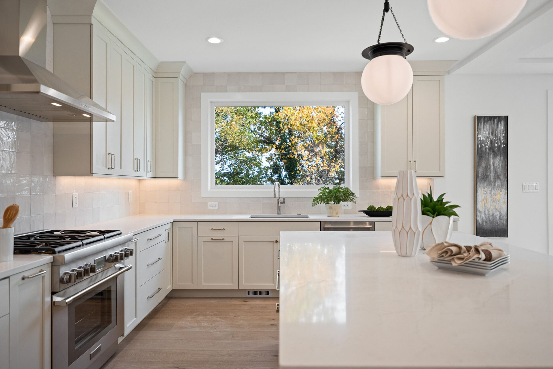 600 29th Rd S Kitchen Island Closeup