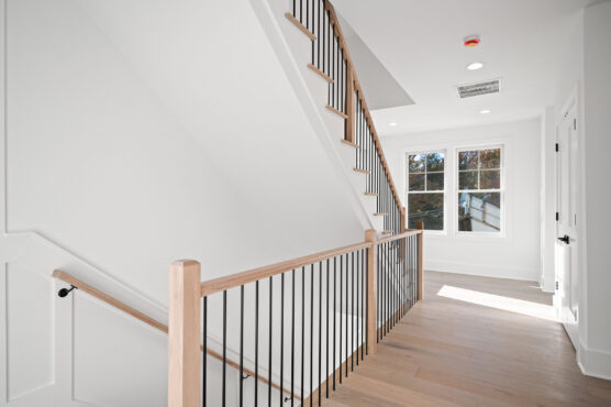 600 29th Rd S Upstairs Stairwell