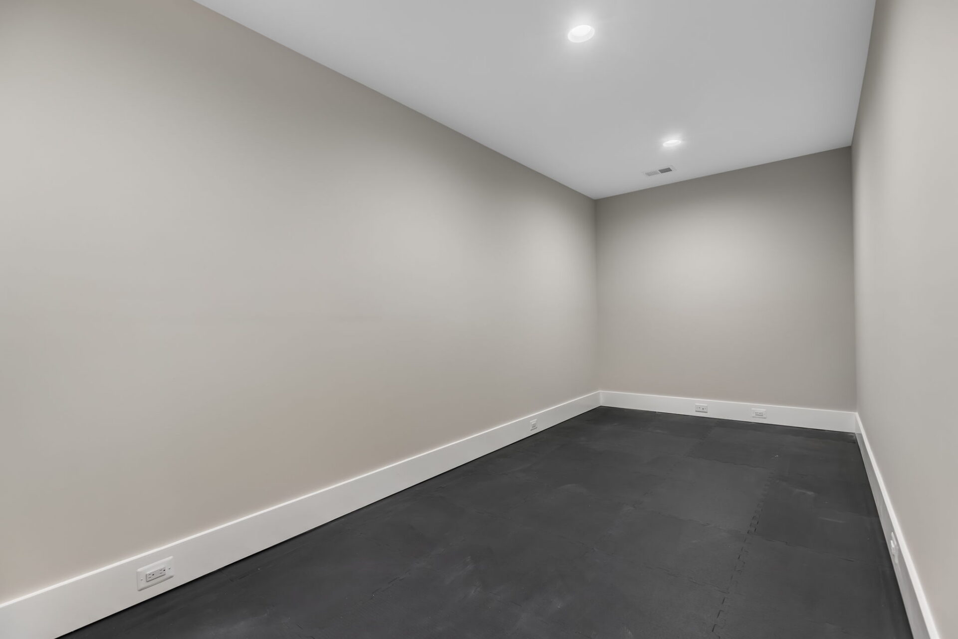 71 Web Or Mls 5206 12sth St N 058