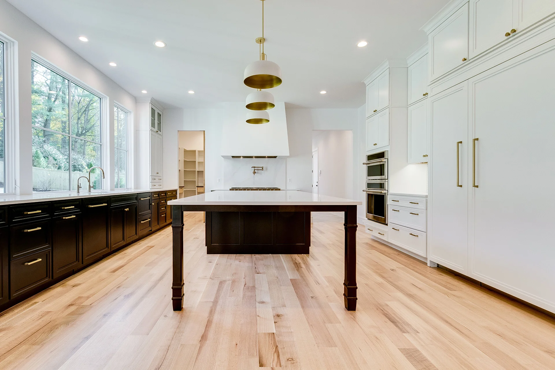 Classic Home Builder Kitchen 009