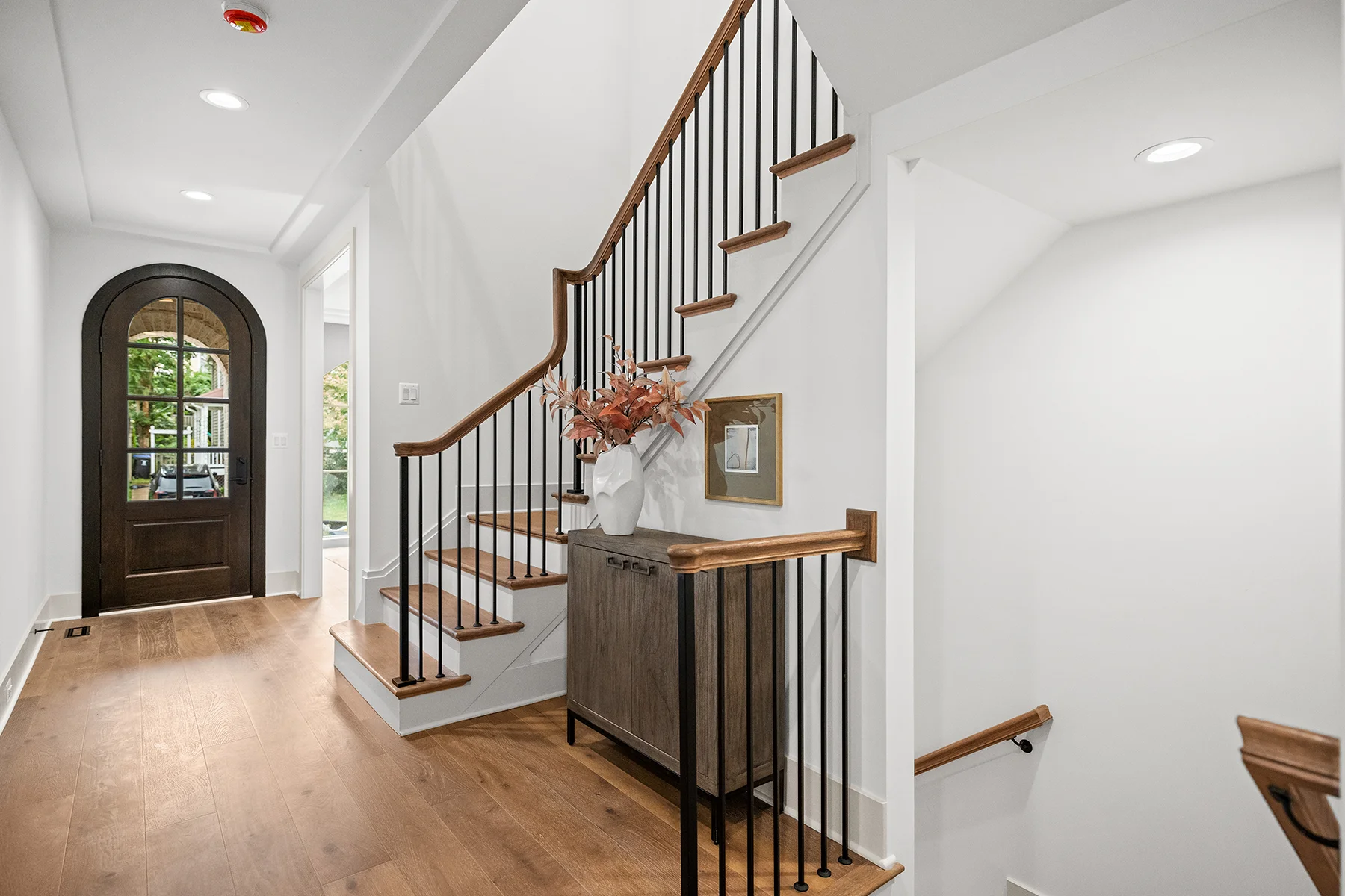 Luxury Entry Way 005