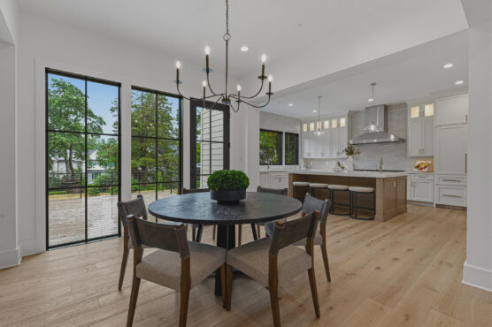 3815 N Abingdon St Informal Dining