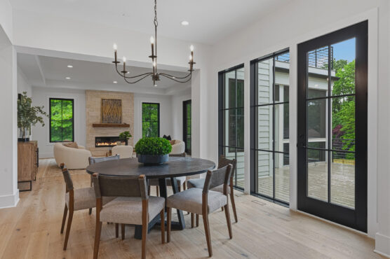 3815 N Abingdon St Informal Dining