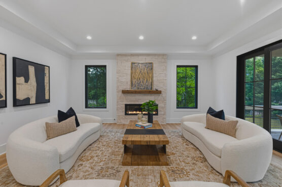 3815 N Abingdon St 24 Living Room