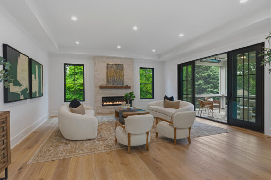 3815 N Abingdon St 25 Living Room