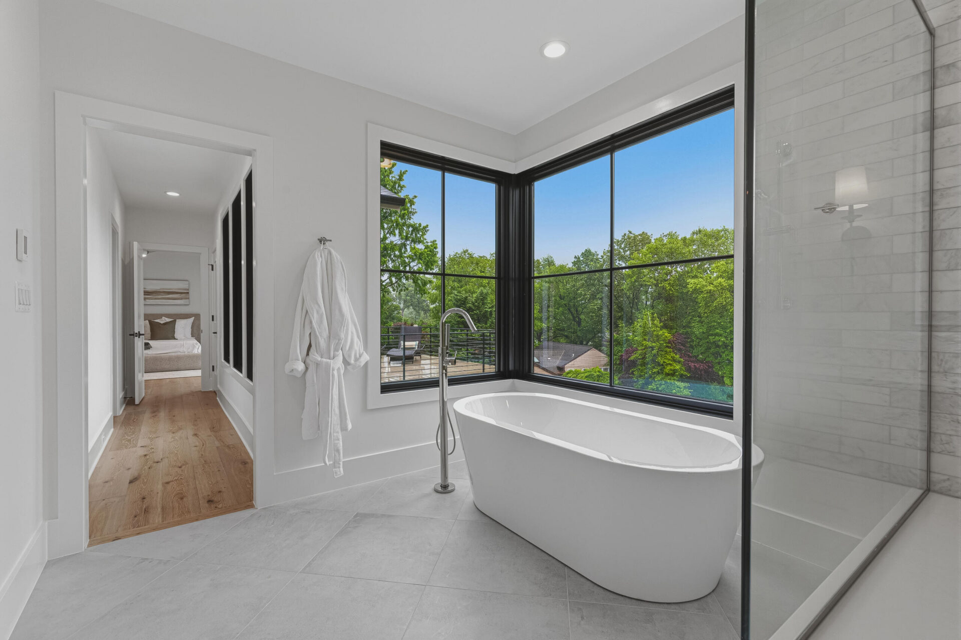 3815 N Abingdon St 44 Primary Bath