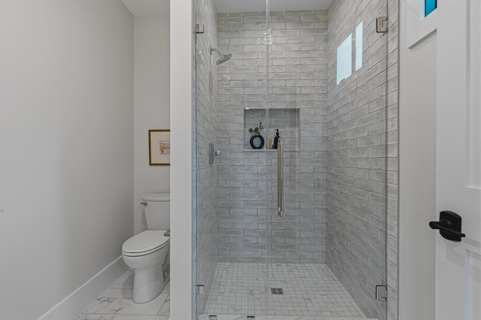 3815 N Abingdon St 59 Upstairs Bathroom