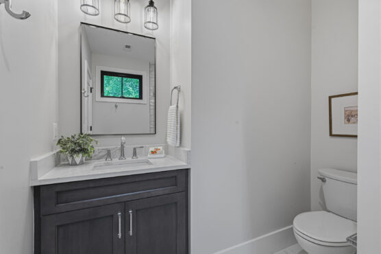 3815 N Abingdon St 61 Upstairs Bathroom