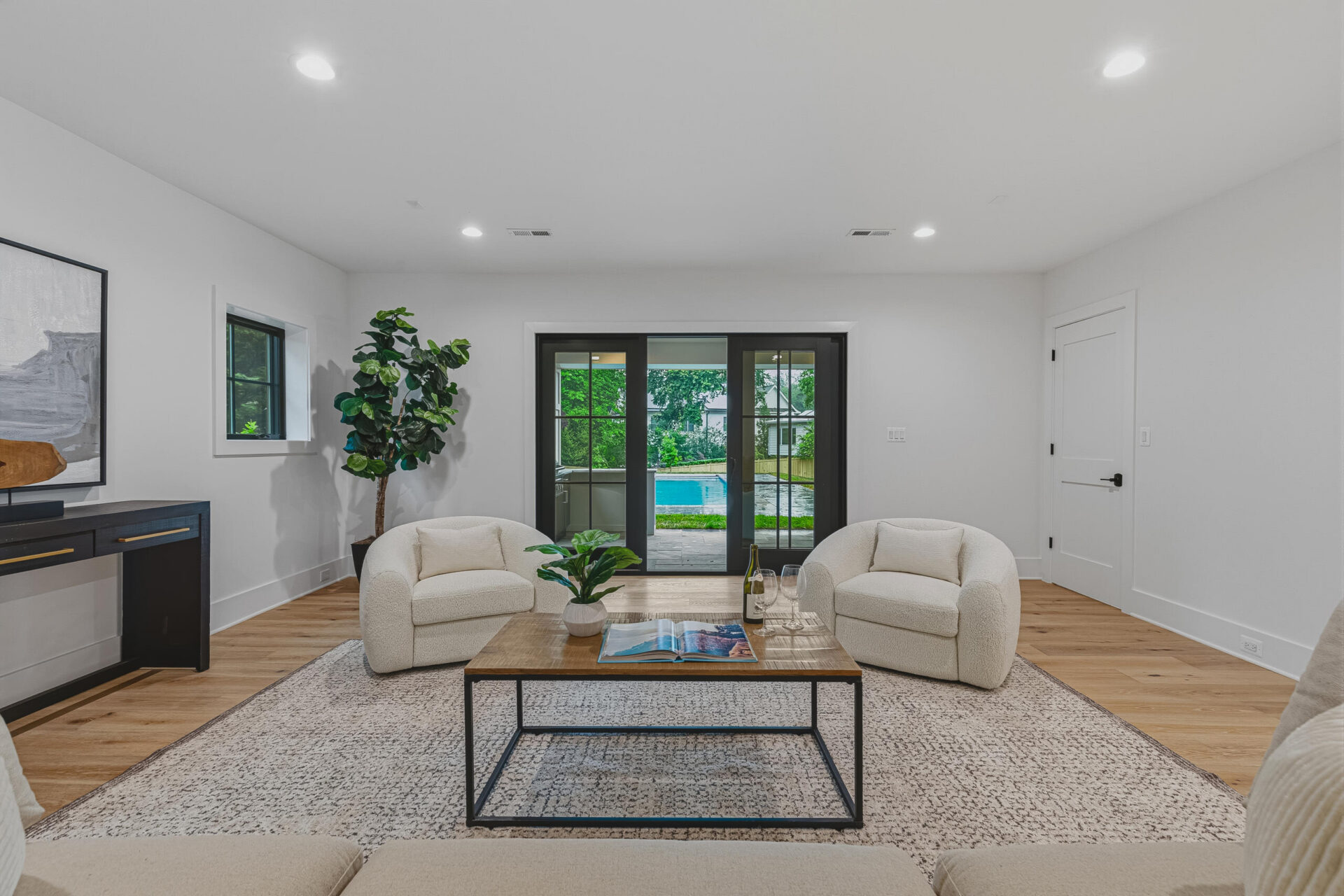 3815 N Abingdon St 64 Basement