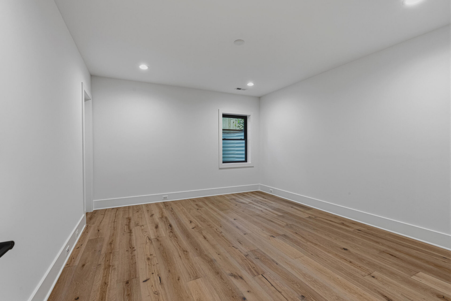 3815 N Abingdon St 76 Basement Bedroom