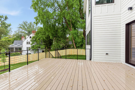 3815 N Abingdon St 80 Deck