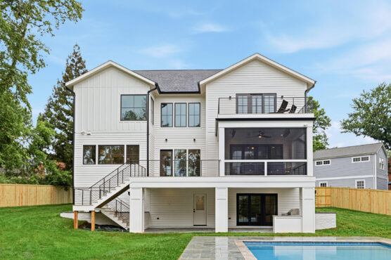 3815 N Abingdon St 82 Rear Exterior