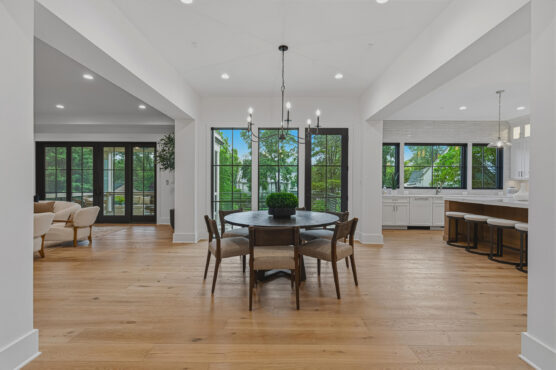 3815 N Abingdon St Informal Dining