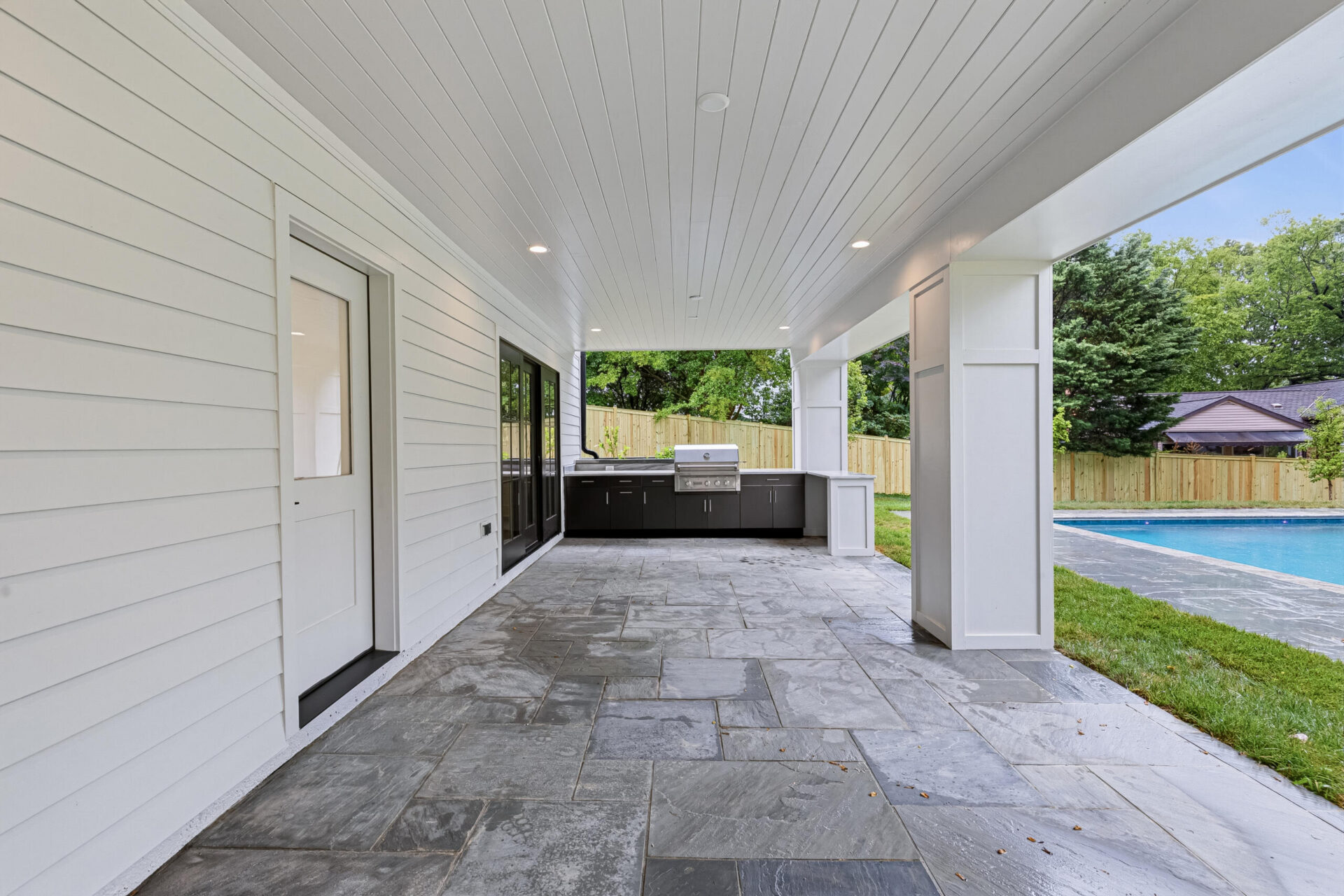3815 N Abingdon St 95 Covered Porch